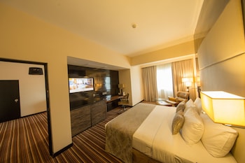 Suite, 1 King Bed, Non Smoking