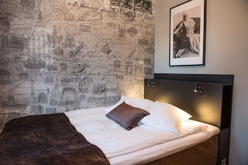 Business Room, 1 Double Bed, Non Smoking (Small (140 cm wide bed))