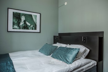 Business Room, 1 Queen Bed, Non Smoking