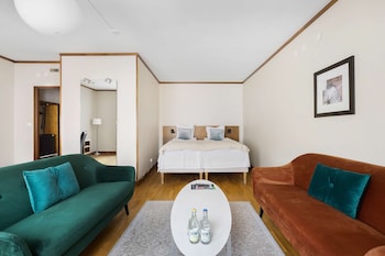 Business Room, 1 King Bed, Non Smoking