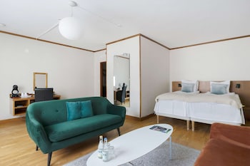 Business Room, 1 King Bed, Non Smoking