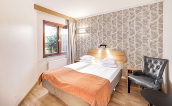 Standard Room, 1 Queen Bed, Non Smoking