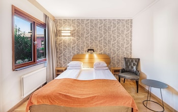Standard Room, 1 Queen Bed, Non Smoking