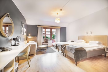 Family Room, 2 Twin Beds, Non Smoking (with Sofabed)
