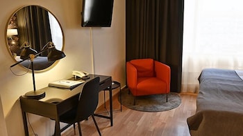Standard Double Room, 1 Queen Bed