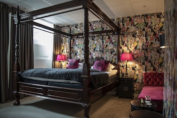 Premium Room, 1 King Bed, Non Smoking, Jetted Tub (Location - Below Ground)