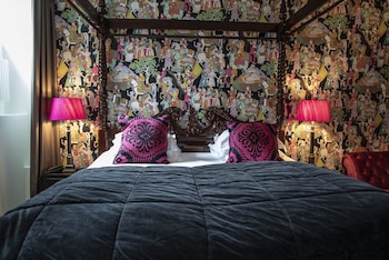 Premium Room, 1 King Bed, Non Smoking, Jetted Tub (Location - Below Ground)