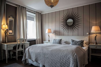 Premium Room, 1 King Bed, Non Smoking, Bathtub