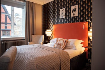 Standard Room, 1 Queen Bed, Non Smoking