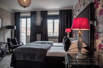 Premium Room, 1 King Bed, Non Smoking, Balcony