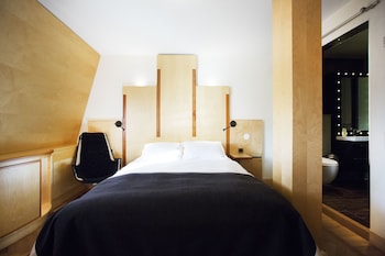 Queen Room (140 cm)