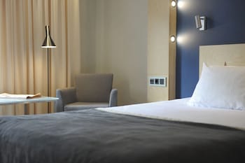 Double Room (160 cm)
