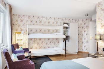 Family Room, Multiple Beds, Non Smoking
