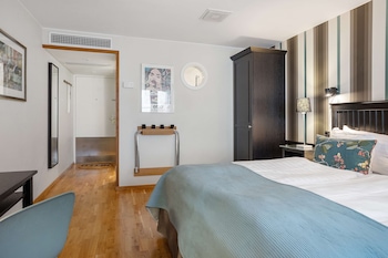 Business Room, 1 Queen Bed, Non Smoking