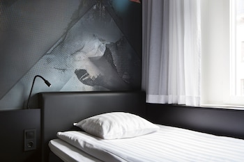 Single Room (Compact)