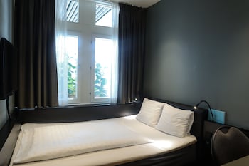 Double Room (Compact)