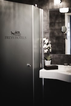 Suite, Balcony