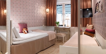 Standard Single Room (with extra bed)