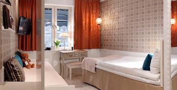 Standard Single Room (with extra bed)