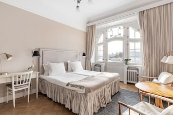 Deluxe Room, 2 Twin Beds, Balcony, Sea View