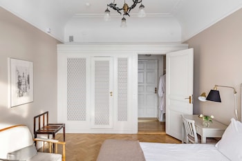 Deluxe Room, 2 Twin Beds, Non Smoking