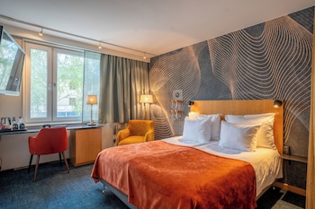 Classic Queen Room