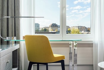 Mandarin, Room, River View