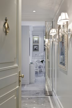 Superior Room, Lake View (Partial)