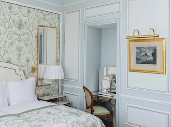 Deluxe Room, City View, Garden Area