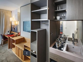 Studio, Kitchenette