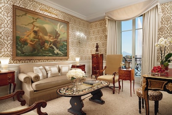 Suite (Bellevue)