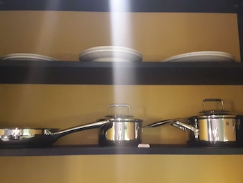 Studio, Kitchenette