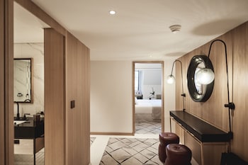 Signature Suite (Riverside)