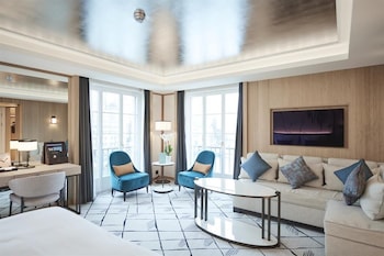 Room, Corner (Riverside, Panorama)