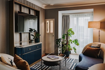 Junior Suite, 1 King Bed