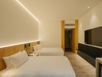 Newly Renovated / Golden Dragon Room-Twin Bed (The Back Building Golden Dragon Pavilion)
