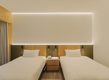 Newly Renovated / Golden Dragon Room-Twin Bed (The Back Building Golden Dragon Pavilion)
