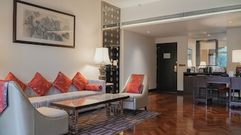 Corner Suite
