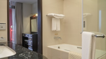 Corner Suite