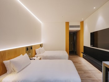 Newly Renovated / Golden Dragon Room-Twin Bed (The Back Building Golden Dragon Pavilion)