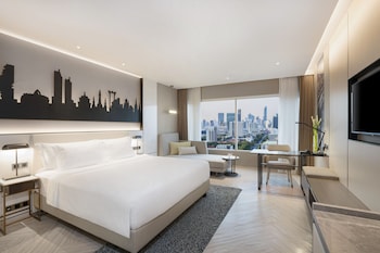 Grand Deluxe King Bed