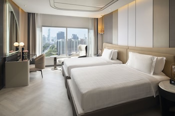 One Bedroom Premier Suite Twin