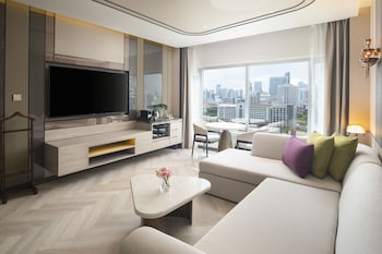 One Bedroom Premier Suite Twin