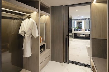 Premier Junior Suite King