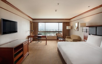 Deluxe Room, 1 King Bed (Premium)
