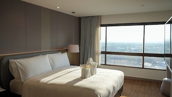Grand Suite, 2 Bedrooms, River View