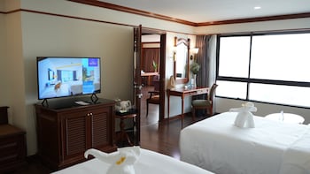 Deluxe Room, 1 King Bed (Premium)