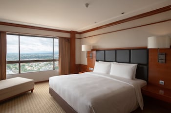 Executive Suite, River View