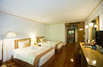 Deluxe Double or Twin Room, Pool View