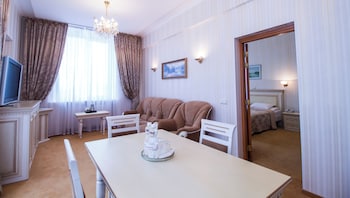 Luxury Suite